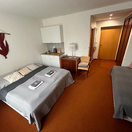 Simply Rooms Slavkov u Brna Eksteriør billede